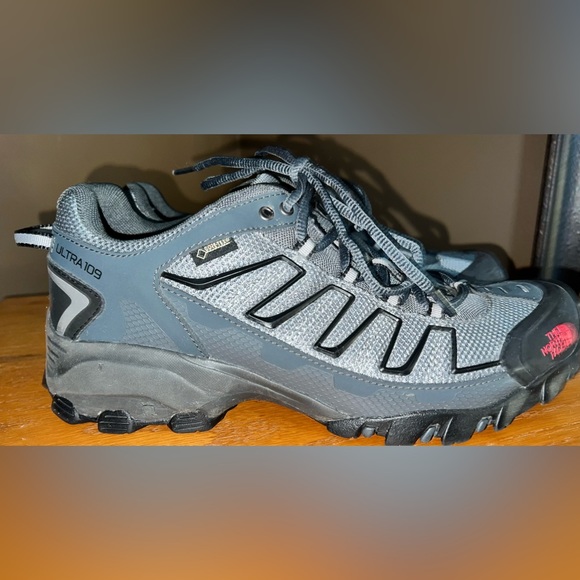 The North Face Shoes - Picture 2 of 9